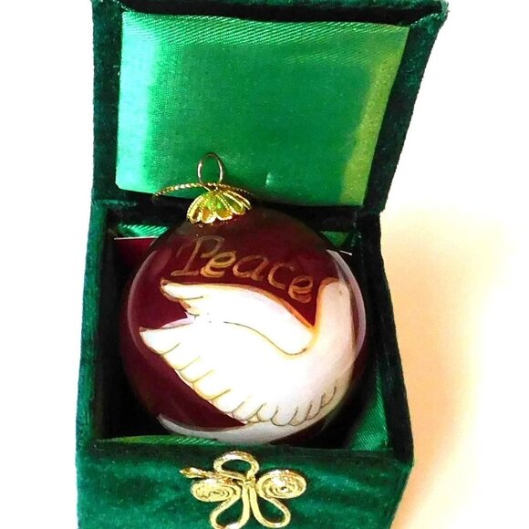 Pier 1 Li Bien Lot of 2 Glass Dated Peace Dove Ornament 2015 & 2012 in box - Picture 11 of 14